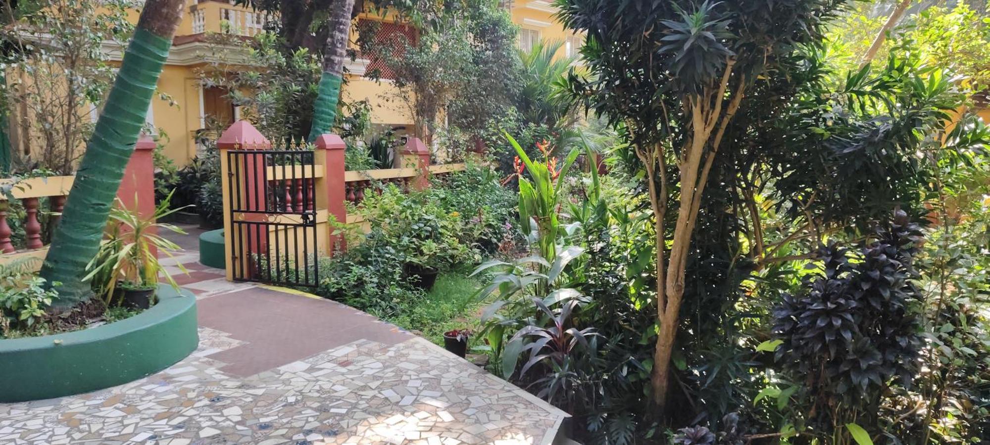 Ena Holiday Inn Calangute Buitenkant foto